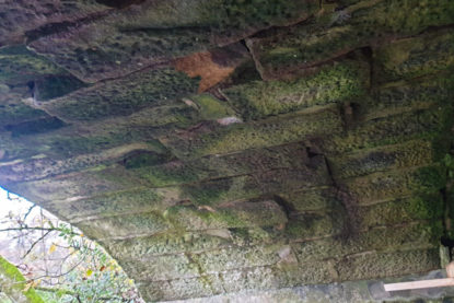 The displaced voussoirs at Calderdale bridge prior to the Goldhawk bridge restoration