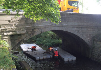 STRESS set up a floating pontoon to enable works under the arch barrel
